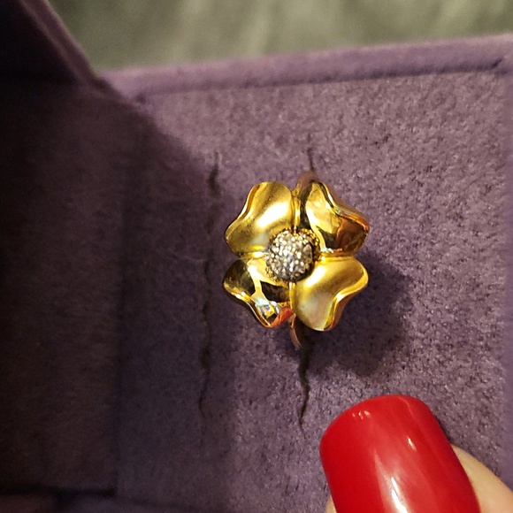 Sale⏰️18k Solid Gold-Italian Vintage flower Design w/centerDiamonds 6/6.5 - Picture 7 of 13